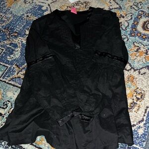 DuVour QVC brand. black cotton resort/ vacation top or coverup. Size M. NWT.
